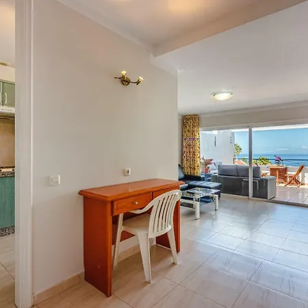 With Ocean View In Apartment *